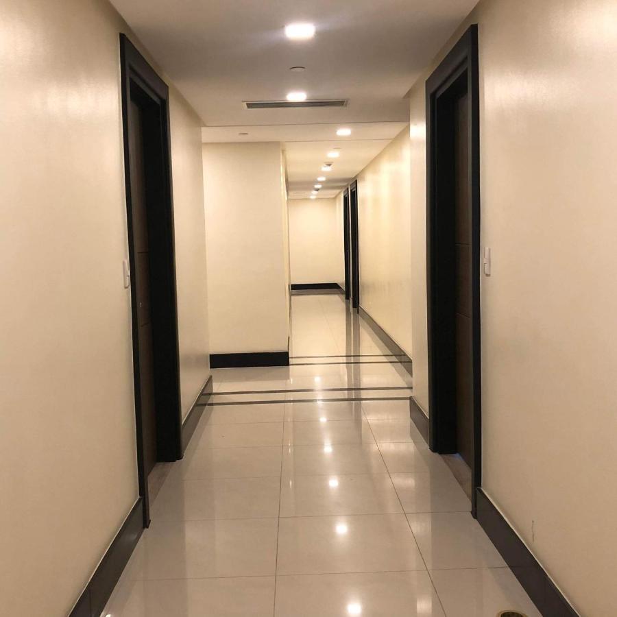 Luxury Bgc Condo In Taguig, Mckinley - Covered Parking And Wifi Free Eksteriør bilde