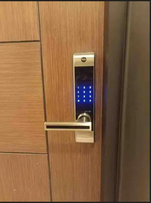 Luxury Bgc Condo In Taguig, Mckinley - Covered Parking And Wifi Free Eksteriør bilde