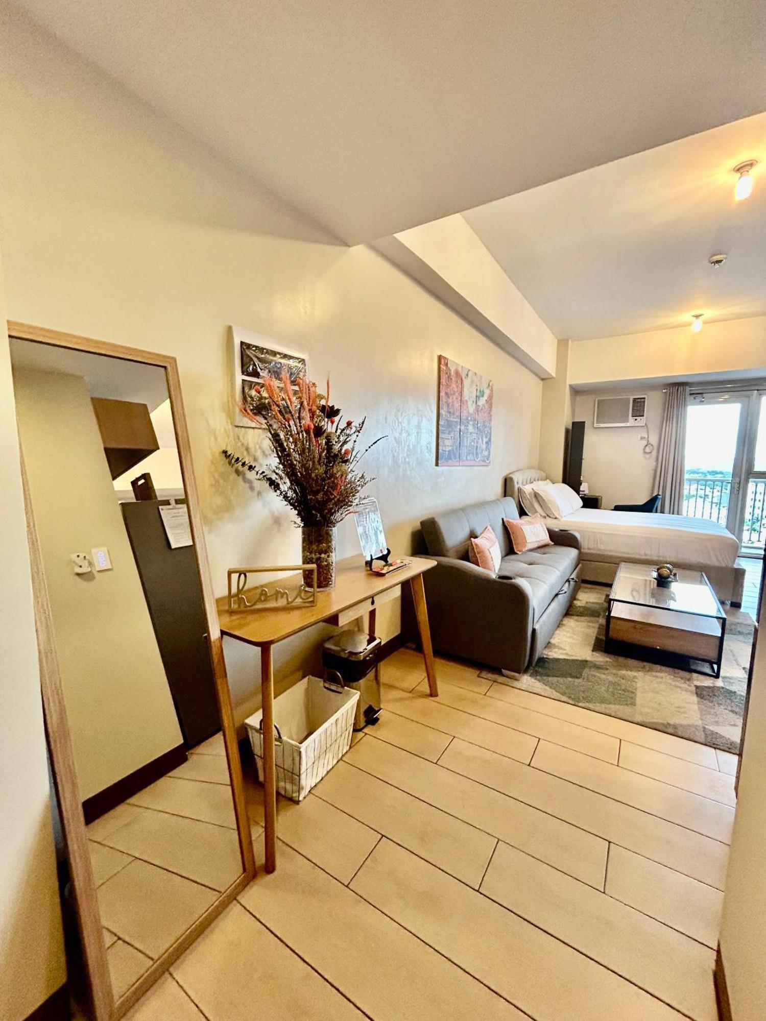 Luxury Bgc Condo In Taguig, Mckinley - Covered Parking And Wifi Free Eksteriør bilde