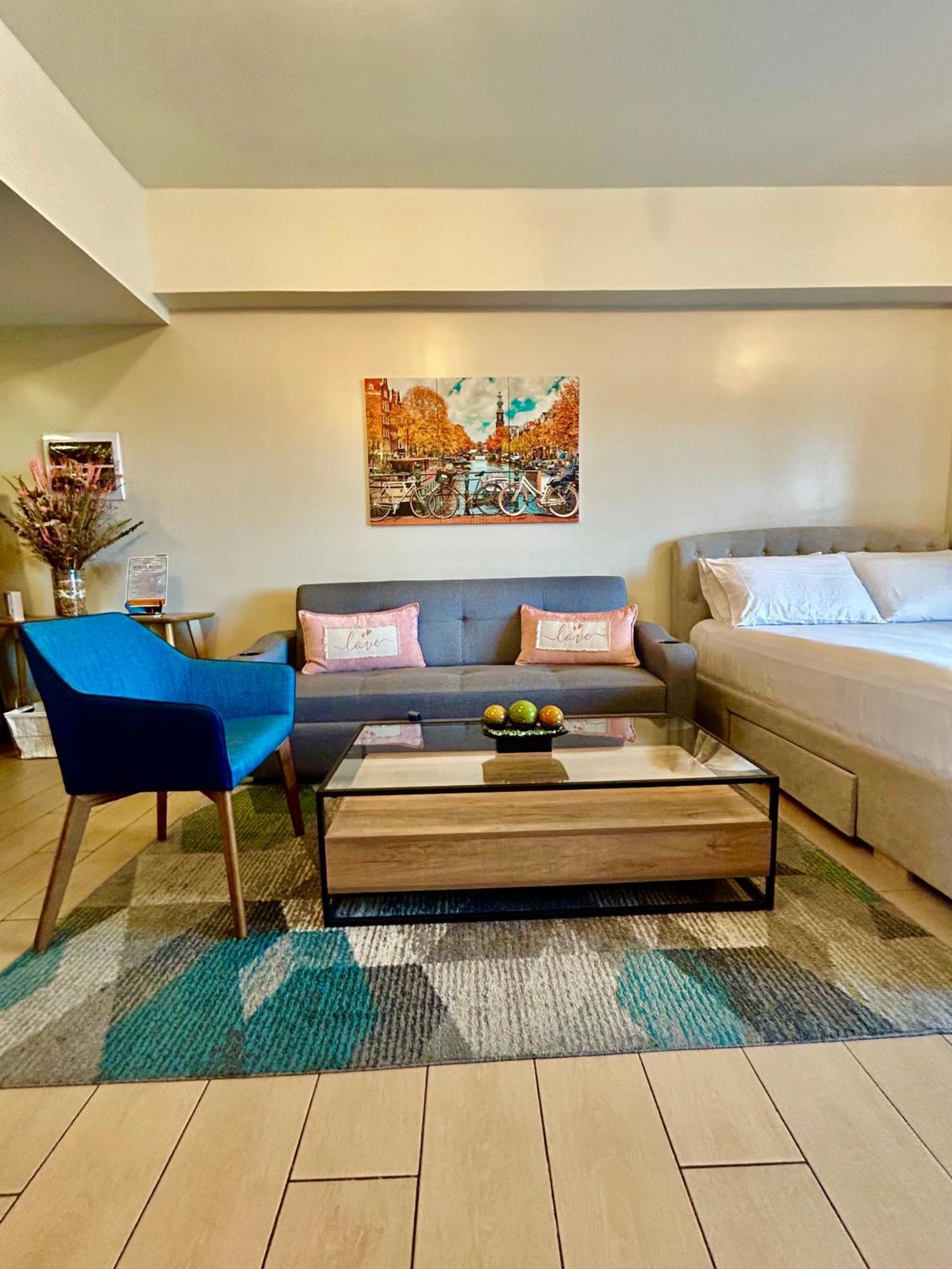 Luxury Bgc Condo In Taguig, Mckinley - Covered Parking And Wifi Free Eksteriør bilde