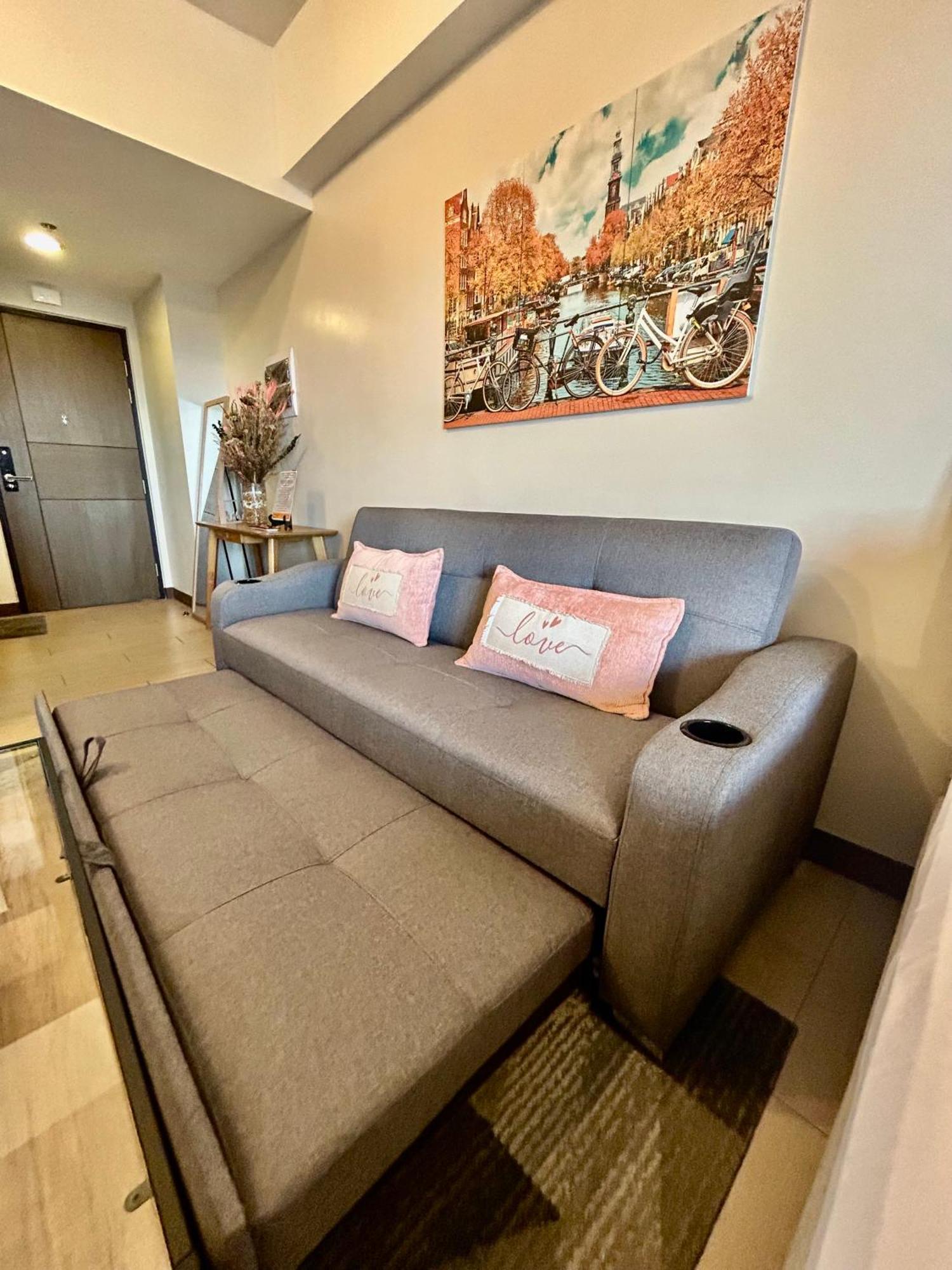 Luxury Bgc Condo In Taguig, Mckinley - Covered Parking And Wifi Free Eksteriør bilde